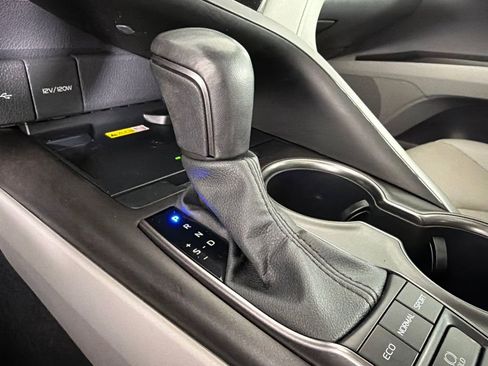 Used 2024 Toyota Camry XSE image 32