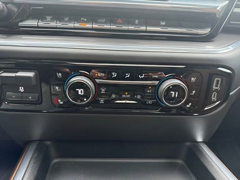 Used 2025 Chevrolet Silverado 2500 High Country w/ High Country Premium Package AWD/4WD image 21