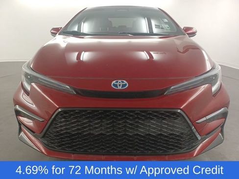 Used 2025 Toyota Corolla SE FWD image 2