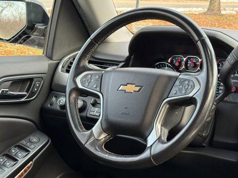Used 2019 Chevrolet Suburban Premier image 14