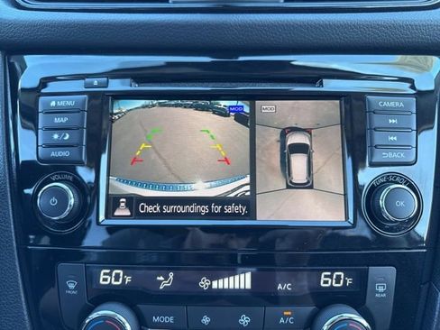 Used 2020 Nissan Rogue SV w/ Premium Package image 27