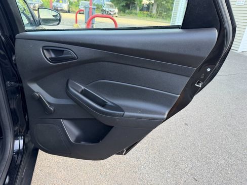 Used 2018 Ford Focus S FWD image 28