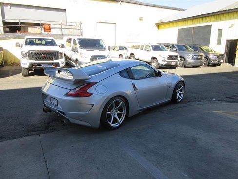 Used 2017 Nissan 370Z Touring image 5