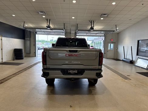Used 2024 GMC Sierra 3500 AT4 w/ Technology Package AWD/4WD image 6