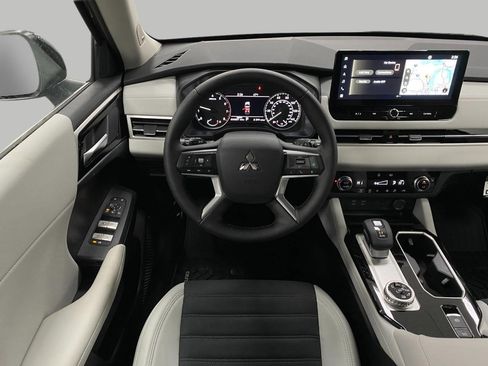 New 2026 Mitsubishi Outlander SE AWD/4WD image 13