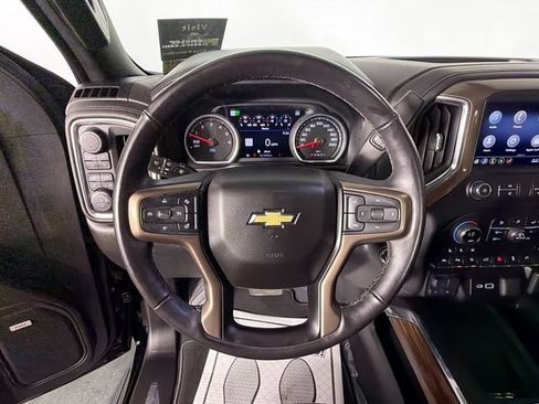 Used 2019 Chevrolet Silverado 1500 High Country w/ Technology Package AWD/4WD image 11