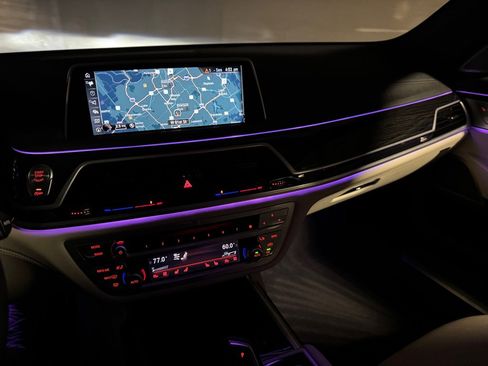 Used 2017 BMW 750i xDrive image 34