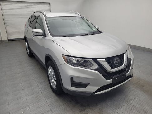 Used 2018 Nissan Rogue SV image 13