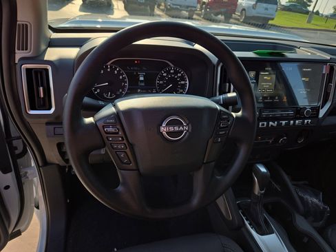 New 2025 Nissan Frontier SV AWD/4WD image 28