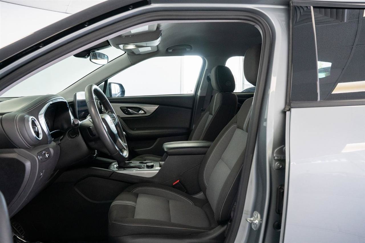 Used 2025 Chevrolet Blazer LT AWD/4WD image 18