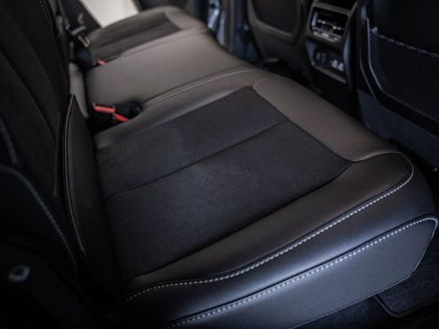 New 2025 Jeep Grand Cherokee Altitude image 30