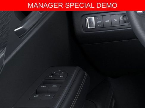 Used 2026 GMC Acadia Elevation w/ Elevation Premium Package AWD/4WD image 22