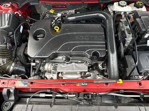 Certified 2024 GMC Terrain SLT image 28