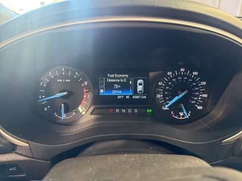 Used 2015 Ford Fusion SE w/ Equipment Group 201A image 19