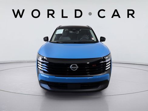 Used 2025 Nissan Kicks SR image 2