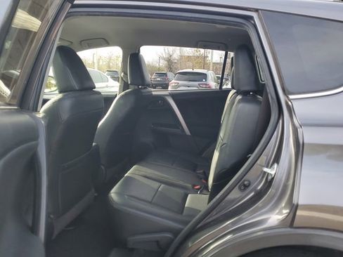 Used 2017 Toyota RAV4 LE image 12