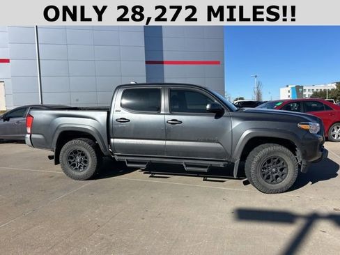 Used 2022 Toyota Tacoma SR5 image 2