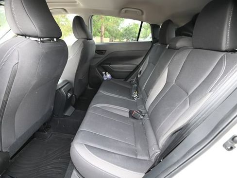 Used 2025 Subaru Crosstrek 2.5i Premium AWD/4WD image 9