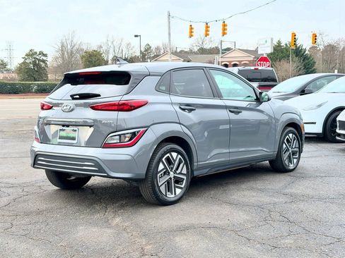 Used 2023 Hyundai Kona SEL image 3