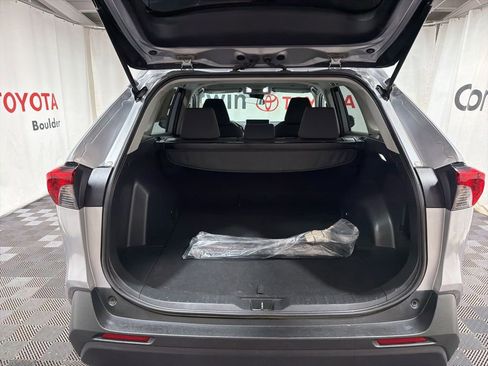 Used 2025 Toyota RAV4 XLE AWD/4WD image 17