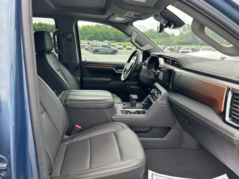 Used 2024 GMC Sierra 1500 Denali w/ Denali Reserve Package AWD/4WD image 13