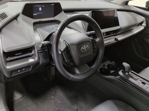 Used 2023 Toyota Prius LE image 10