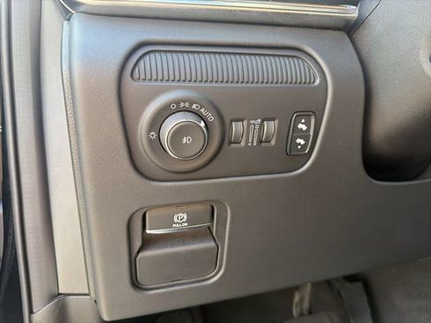 Used 2023 Jeep Grand Wagoneer Series II image 14