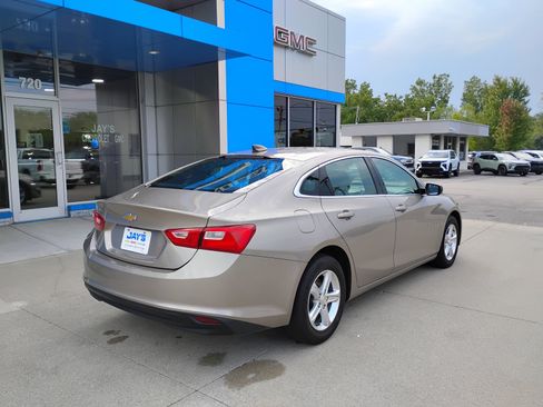 Used 2022 Chevrolet Malibu LS FWD image 8