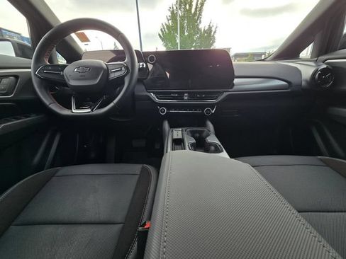 Used 2025 Chevrolet Equinox EV RS FWD image 21