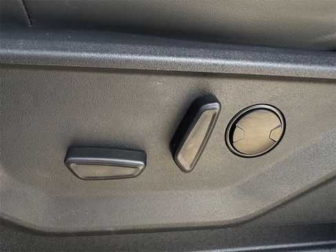 Used 2025 Ford Expedition Active image 23