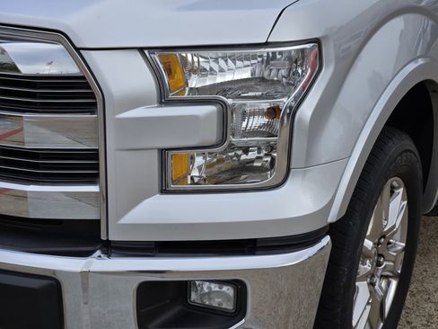 Used 2015 Ford F150 Lariat image 6