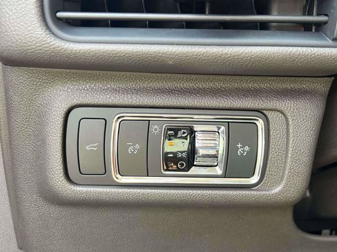 Used 2022 Lincoln Corsair AWD w/ Premium Package image 18