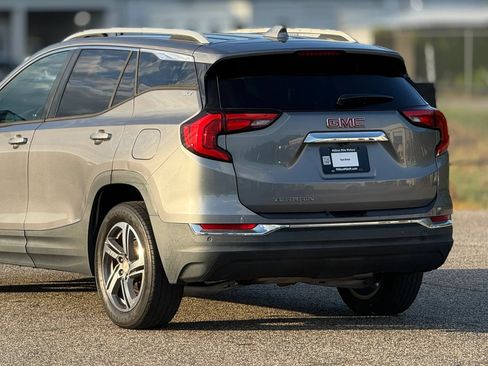 Used 2018 GMC Terrain SLT w/ Preferred Package FWD image 16