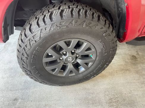 Used 2021 Toyota Tacoma SR5 image 10