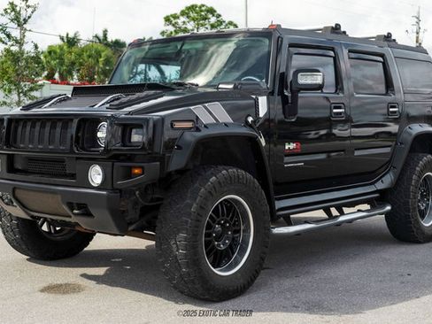 Used 2004 HUMMER H2 w/ Preferred Equipment Group image 14