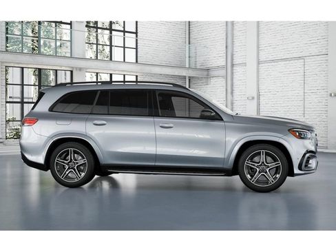 Used 2025 Mercedes-Benz GLS 450 4MATIC image 15