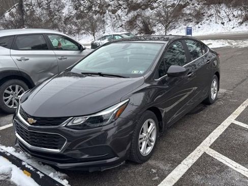 Used 2017 Chevrolet Cruze LT image 3