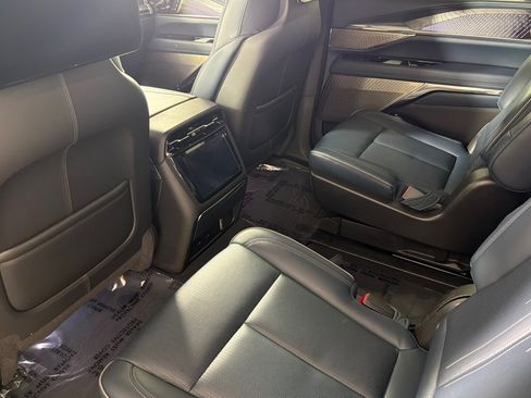 Used 2025 Cadillac Escalade IQ Luxury 2 AWD/4WD image 11