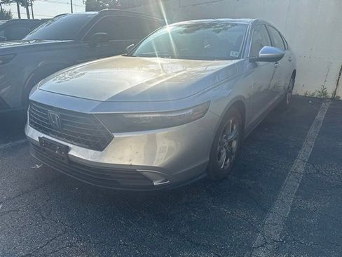Used 2024 Honda Accord EX image 2