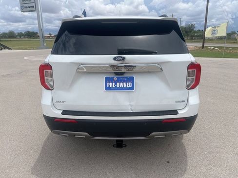 Used 2020 Ford Explorer XLT w/ Equipment Group 202A AWD/4WD image 4