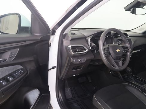 Used 2023 Chevrolet TrailBlazer LT AWD/4WD image 41
