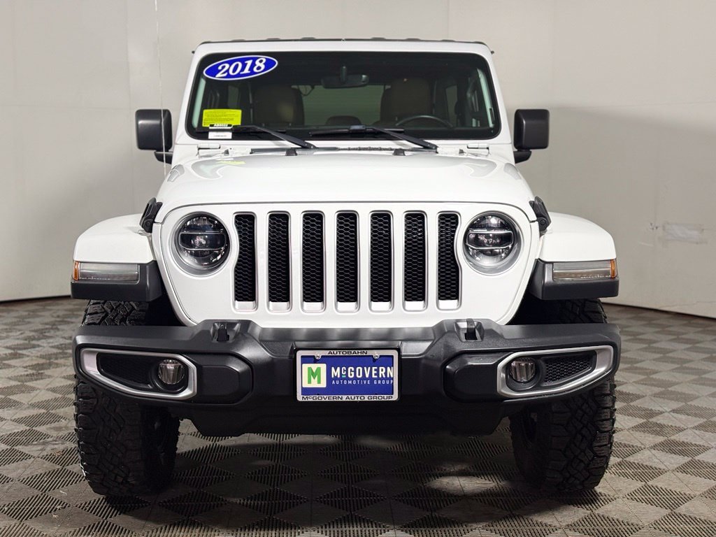 Used 2018 Jeep Wrangler Unlimited Sahara w/ Uconnect 4C Nav & Sound Group AWD/4WD image 10