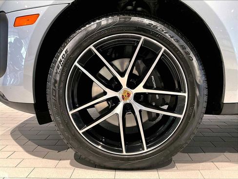 Used 2025 Porsche Macan Turbo image 14