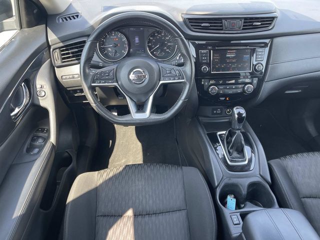 Used 2020 Nissan Rogue SV FWD image 14