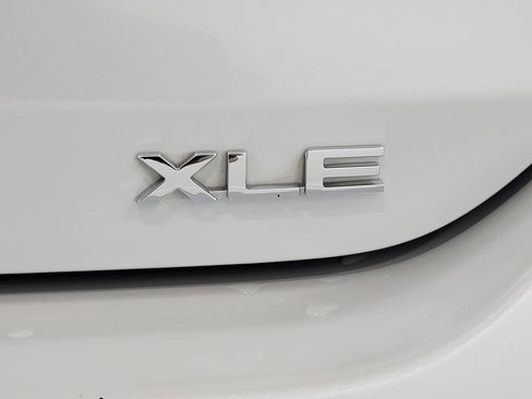 Certified 2025 Toyota Highlander XLE image 10