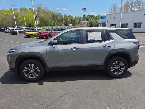 Used 2025 Chevrolet Equinox LT AWD/4WD image 6
