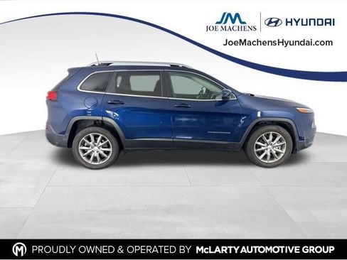 Used 2018 Jeep Cherokee Limited w/ Technology Group AWD/4WD image 4
