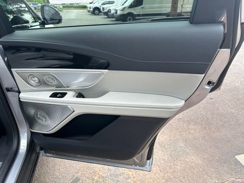 New 2026 Lincoln Nautilus Reserve AWD/4WD image 18