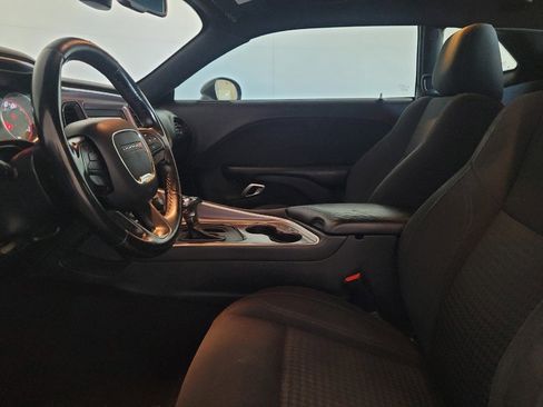 Used 2019 Dodge Challenger SXT RWD image 17
