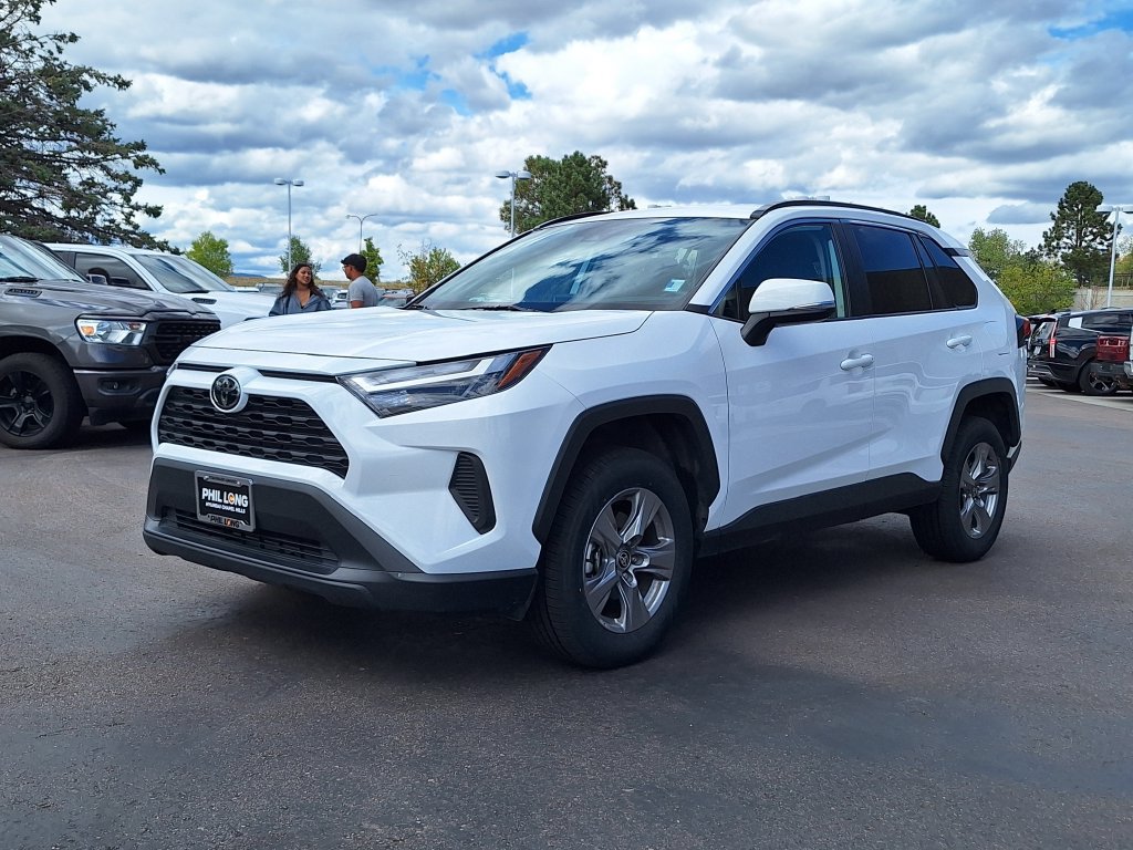 Used 2025 Toyota RAV4 XLE w/ Weather Package AWD/4WD image 7